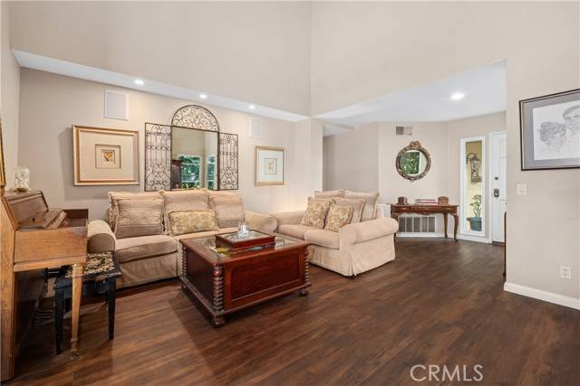 Irvine, CA 92604,9 Northgrove #11