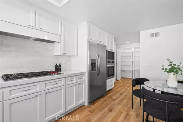 Long Beach, CA 90803,431 Cranston Court #102