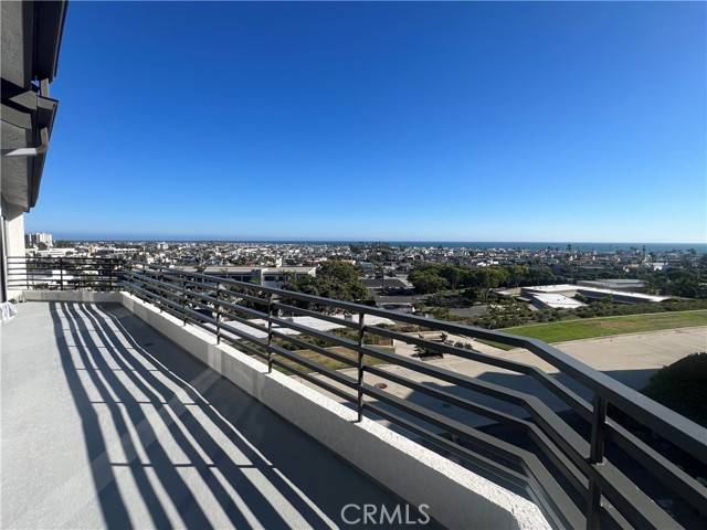 Newport Beach, CA 92663,270 Cagney Lane #311