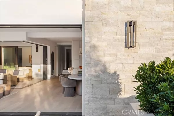 Corona Del Mar (newport Beach), CA 92625,516 Larkspur Avenue