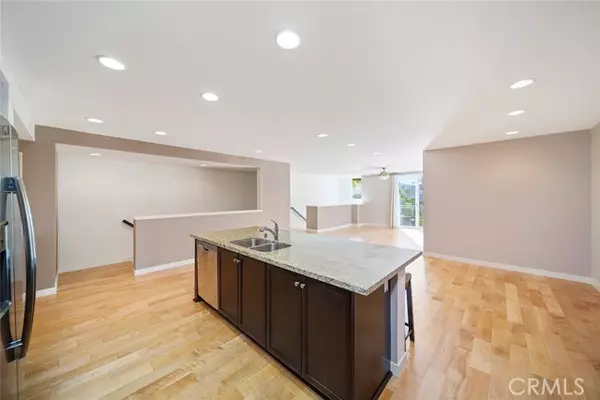 Irvine, CA 92612,87 Waldorf