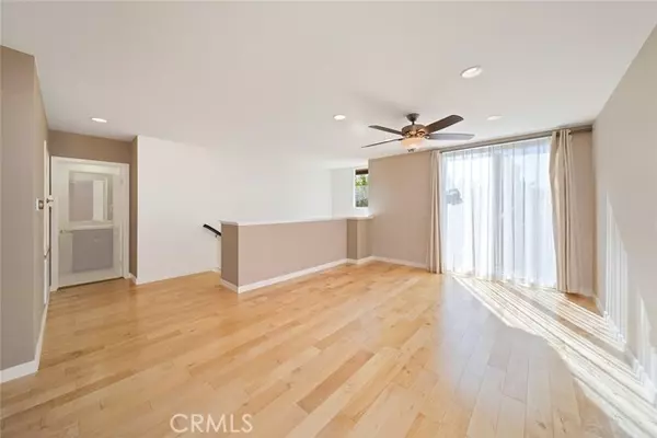 Irvine, CA 92612,87 Waldorf