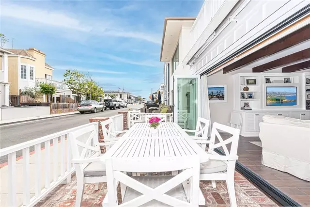 Newport Beach, CA 92663,213 34th Street