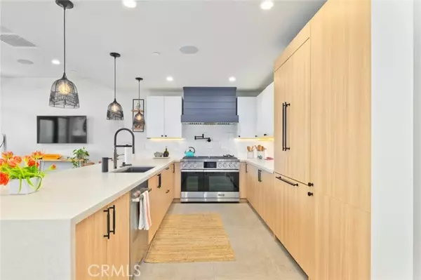 Newport Beach, CA 92661,502 E Balboa Boulevard