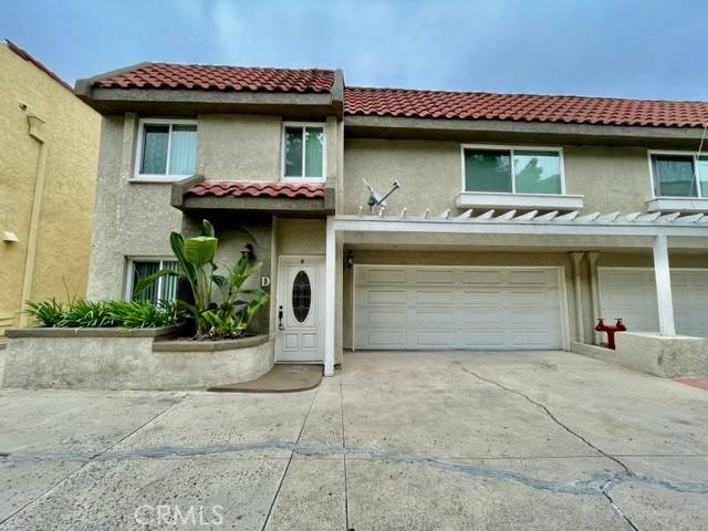 2558 ORANGE Avenue #D, Costa Mesa, CA 92627