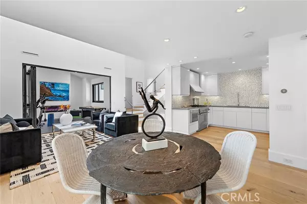 Corona Del Mar (newport Beach), CA 92625,604 Acacia Avenue