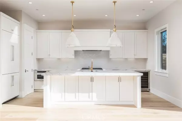 Costa Mesa, CA 92627,387 La Perle Place