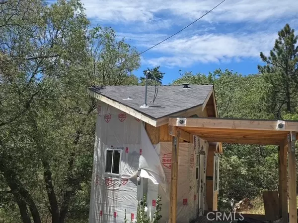 Cedar Glen, CA 92321,180 Hill Side