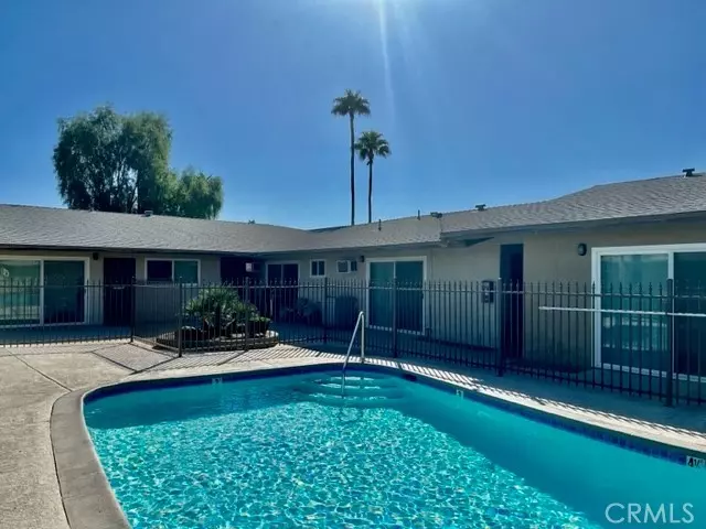 Palm Springs, CA 92262,685 E Vista Chino #2