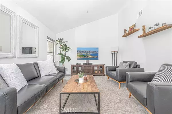 Newport Beach, CA 92663,950 Cagney Lane #308