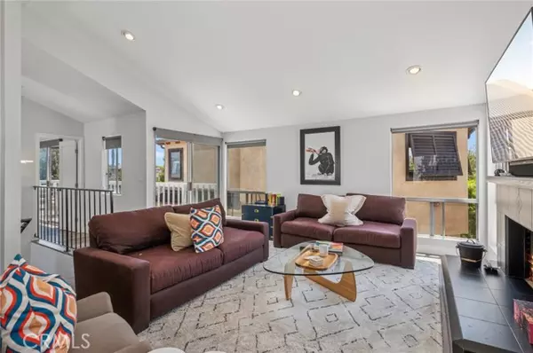 Corona Del Mar (newport Beach), CA 92625,405 Heliotrope Avenue