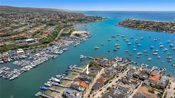 Newport Beach, CA 92662,117 E Bay Front