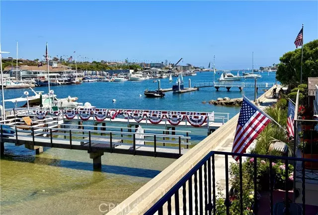 Newport Beach, CA 92662,117 E Bay Front