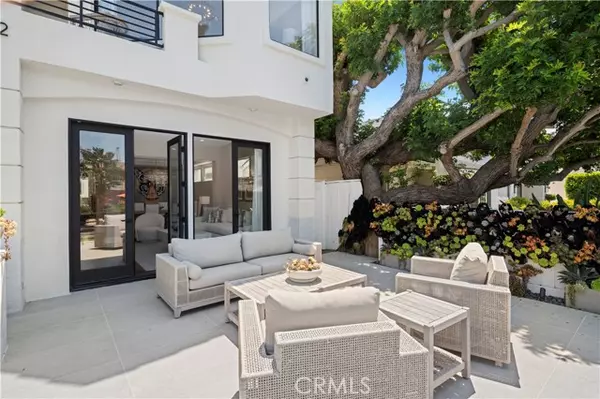 Corona Del Mar (newport Beach), CA 92625,412 Poinsettia Avenue