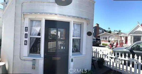 Newport Beach, CA 92662,214 Topaz