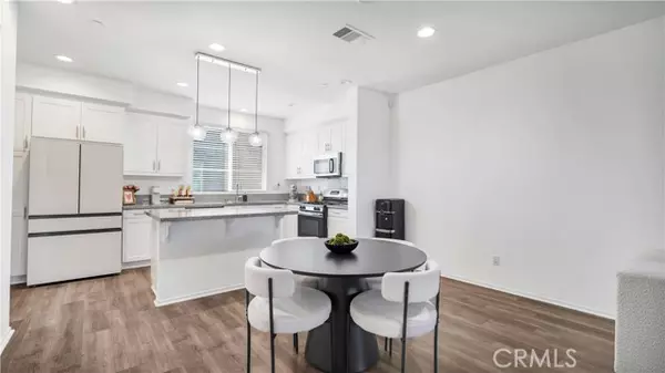 Corona, CA 92878,1017 Savi Drive #103