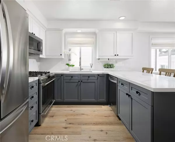 Corona Del Mar (newport Beach), CA 92625,618 Iris Avenue #B