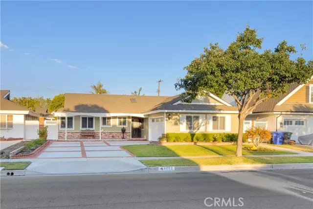 Los Alamitos, CA 90720,11772 Pine Street