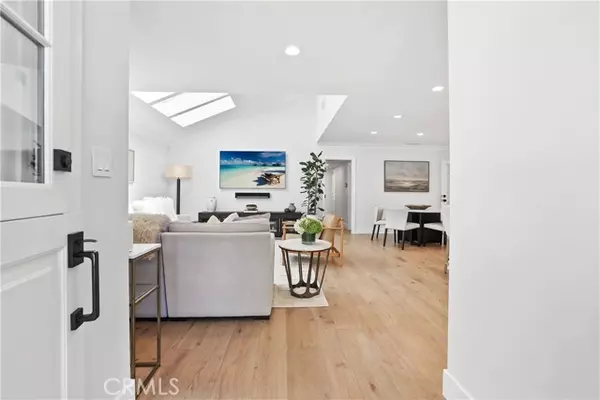 Costa Mesa, CA 92627,2042 Aliso Avenue