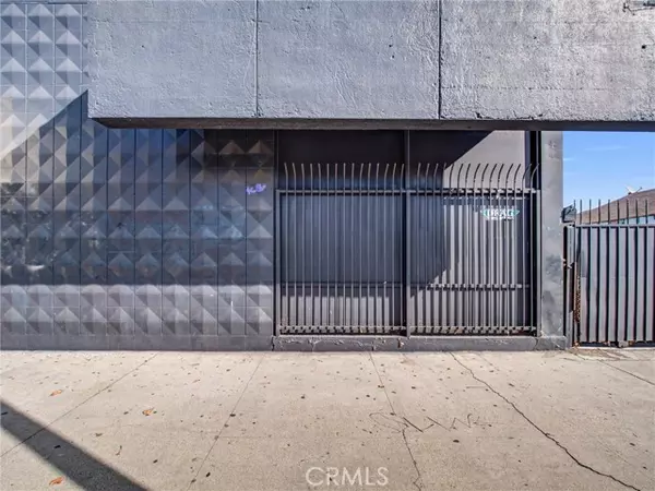 Pomona, CA 91766,937 W Mission Boulevard