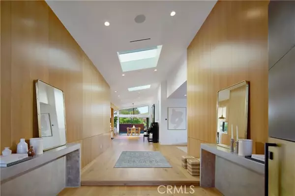 Corona Del Mar (newport Beach), CA 92625,333 Milford Drive