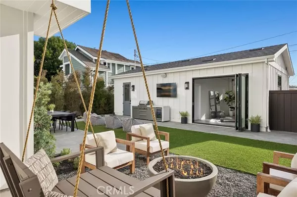 Costa Mesa, CA 92627,275 Walnut