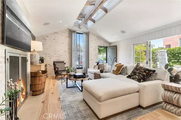 Newport Beach, CA 92663,2622 Crestview Drive