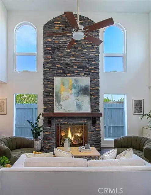 Newport Beach, CA 92660,2262 Orchard