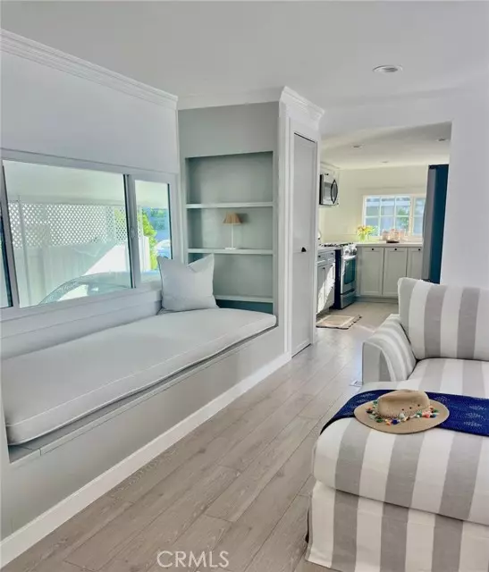 Newport Beach, CA 92660,265 Mayflower