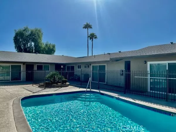 Palm Springs, CA 92262,685 E Vista Chino #2
