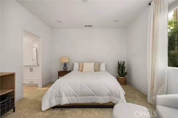 Irvine, CA 92618,126 Sash