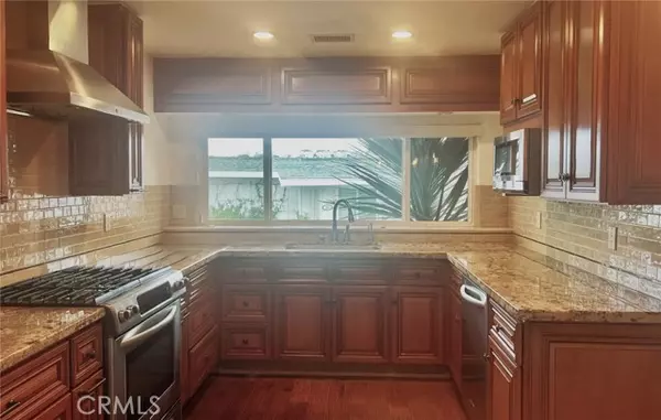 Newport Beach, CA 92660,53 Saratoga