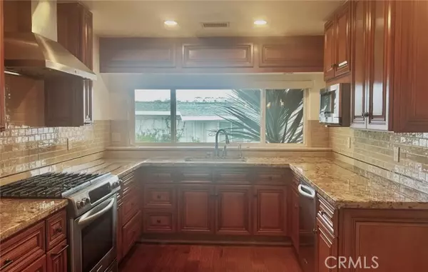 Newport Beach, CA 92660,53 Saratoga