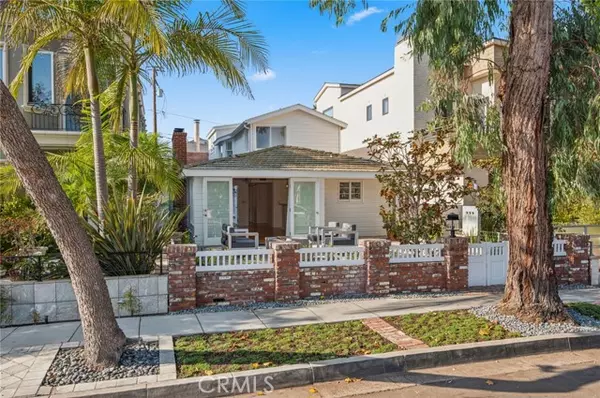 Corona Del Mar (newport Beach), CA 92625,321 Poinsettia Avenue