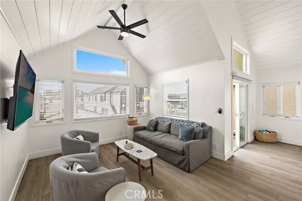 Newport Beach, CA 92663,207 40th Street #2