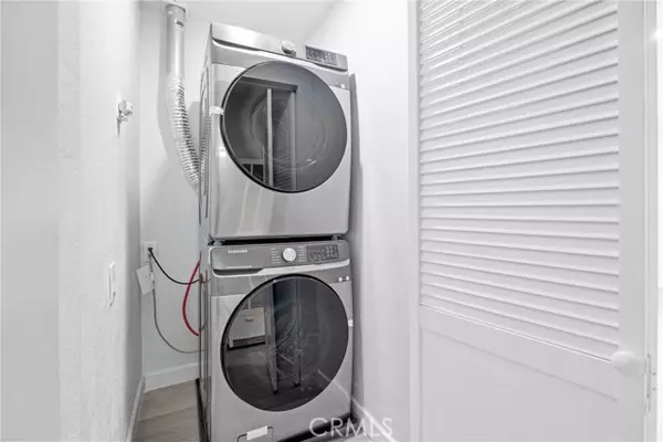 Huntington Beach, CA 92648,114 10th #C