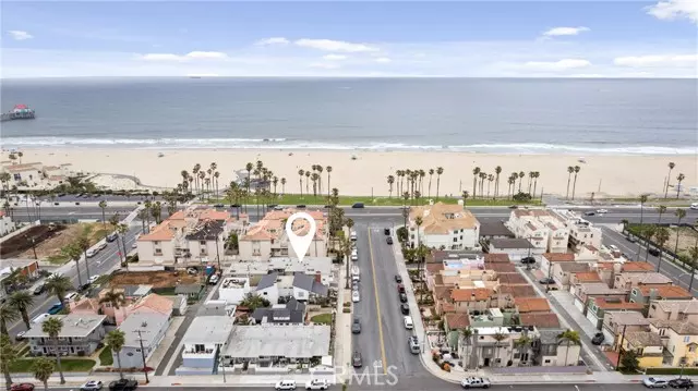 Huntington Beach, CA 92648,114 10th #C