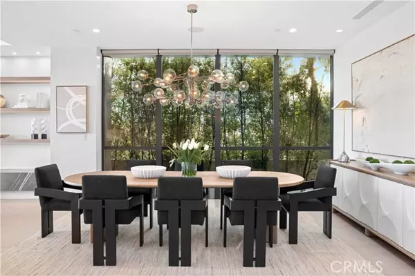 Corona Del Mar (newport Beach), CA 92625,304 Poppy Ave