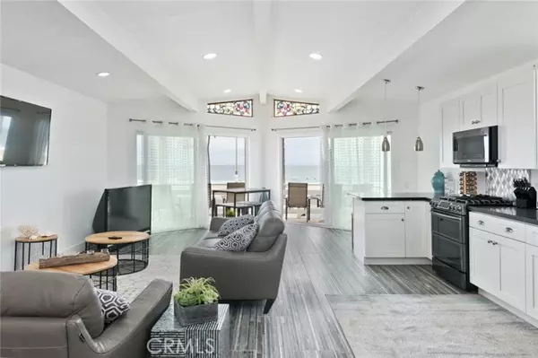 Newport Beach, CA 92663,2212 W Oceanfront