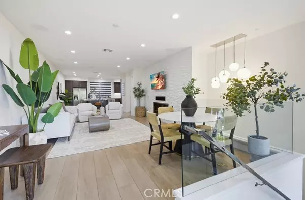 Irvine, CA 92612,53 Gramercy