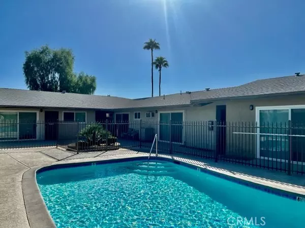 685 E Vista Chino #7, Palm Springs, CA 92262