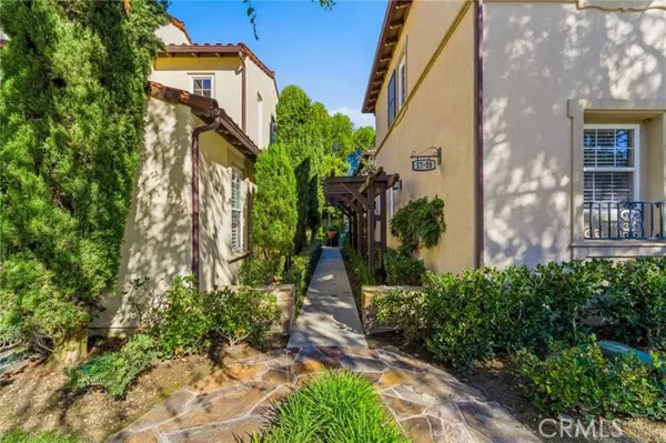 Irvine, CA 92603,27 Gardenpath