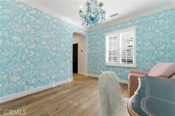 Irvine, CA 92603,27 Gardenpath