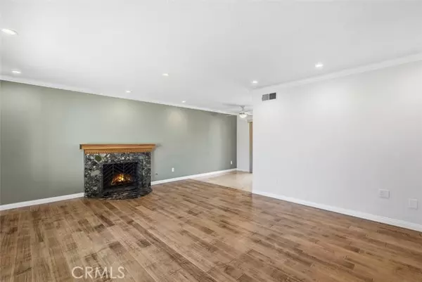 Huntington Beach, CA 92647,17841 Altamirano