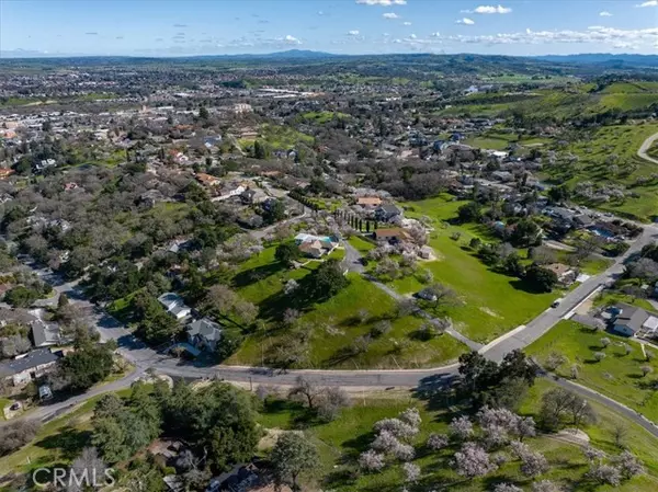 Paso Robles, CA 93446,1026 Merry Hill Road