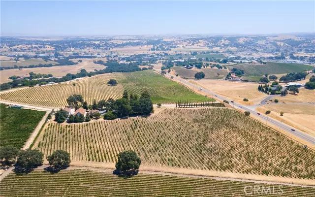 2023 Twelve Oaks Drive, Paso Robles, CA 93446