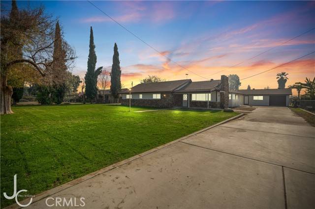 4001 Deacon Avenue, Bakersfield, CA 93307