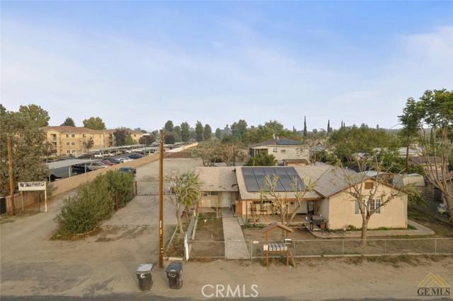 698 Comanche Drive, Arvin, CA 93203