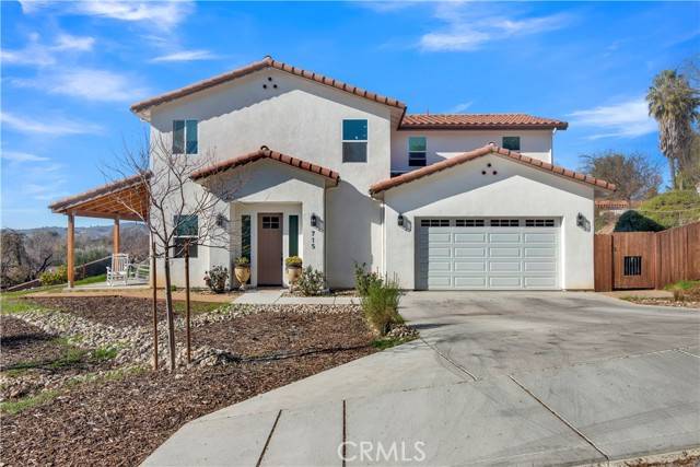 715 Orchard Drive, Paso Robles, CA 93446