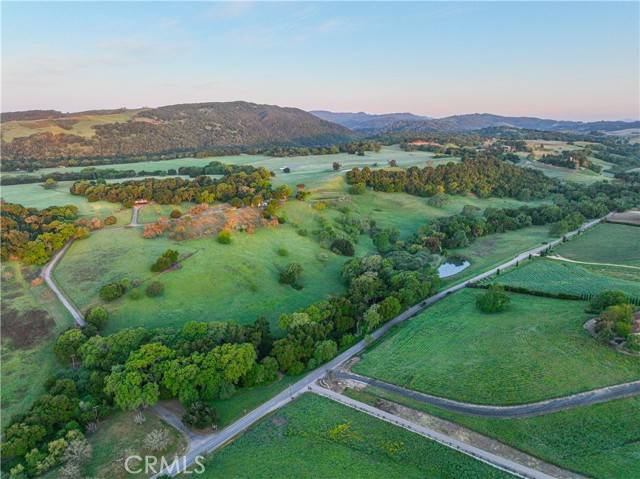 5161 Vineyard Drive, Paso Robles, CA 93446
